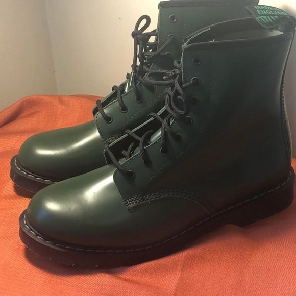 Never Worn Solovair Hi-Shine 8 Eye Derby Boot